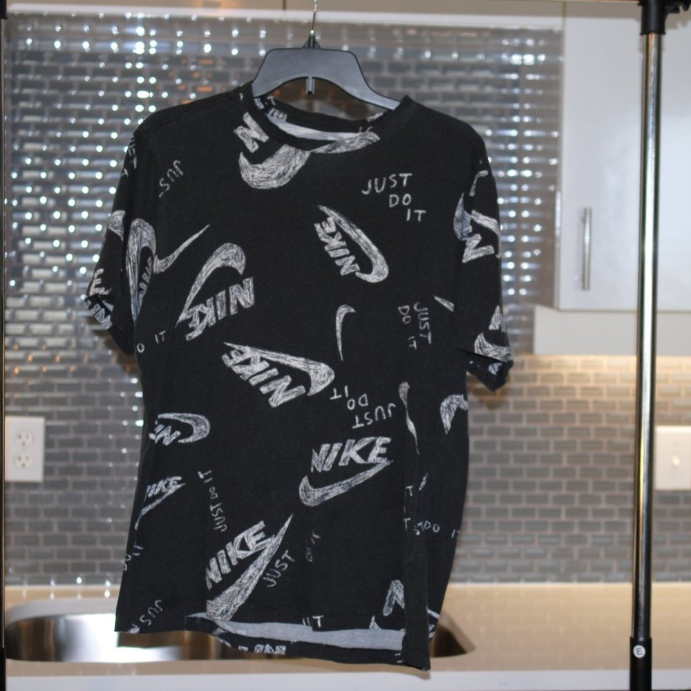 ❤️🟰💲⬇️ Nike, AOP, Men's M